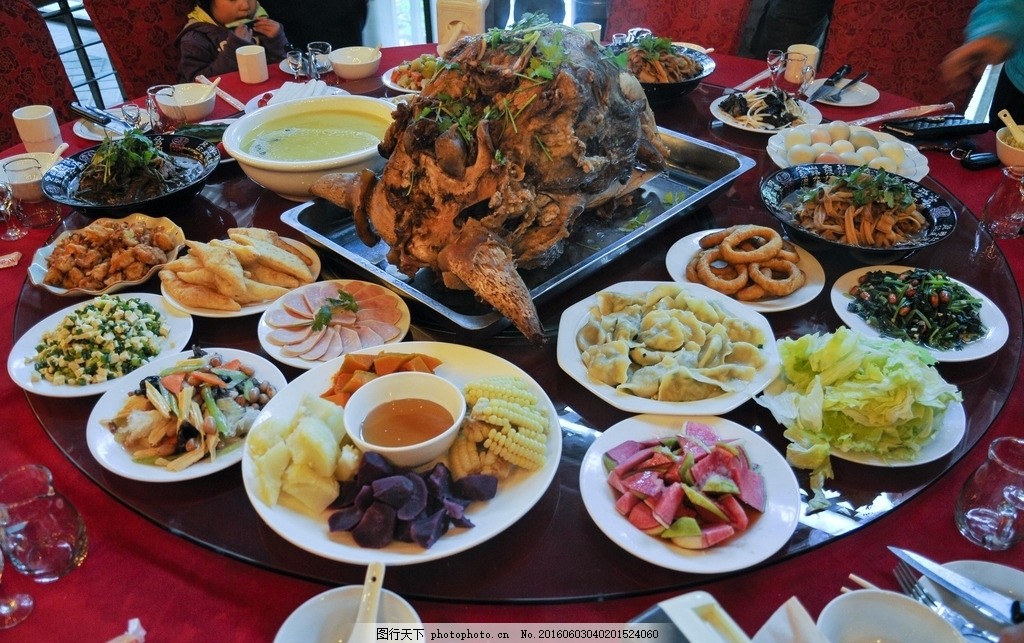 野三坡野巢 洛伽山庄 牛头宴