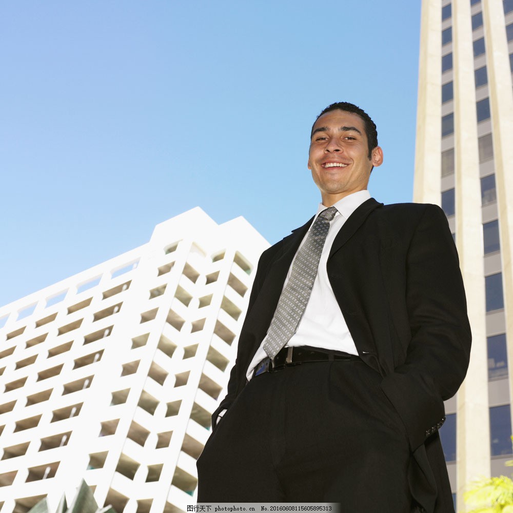 穿西装的男人图片