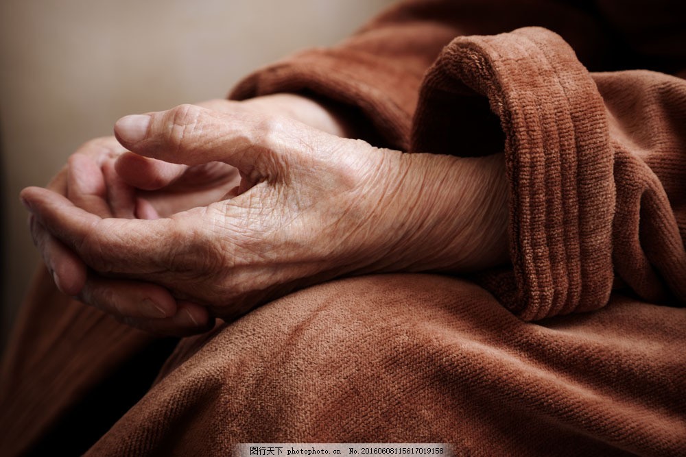 老年人手势图片
