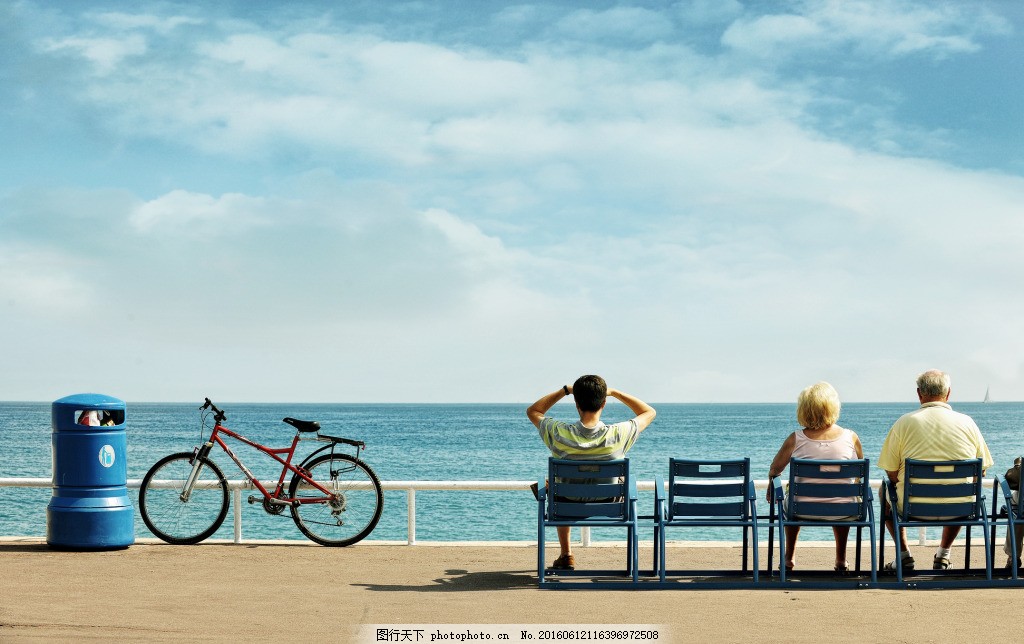海边 悠闲生活 蓝天白云图片