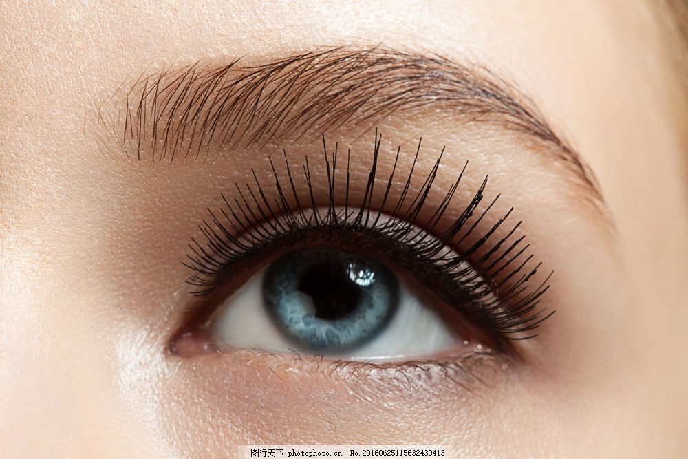 长睫毛眼睛图片